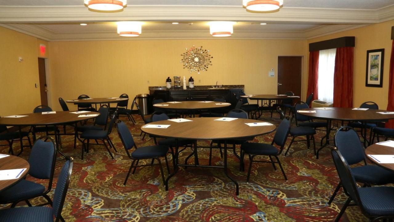 Holiday Inn Express Hotel & Suites Saginaw By Ihg Luaran gambar