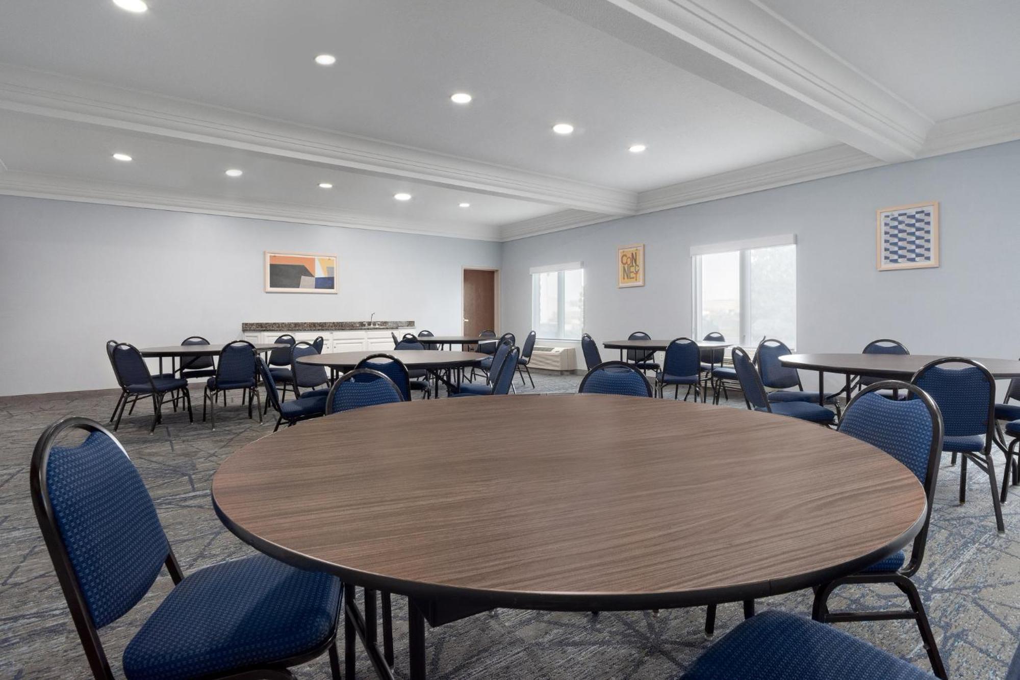 Holiday Inn Express Hotel & Suites Saginaw By Ihg Luaran gambar
